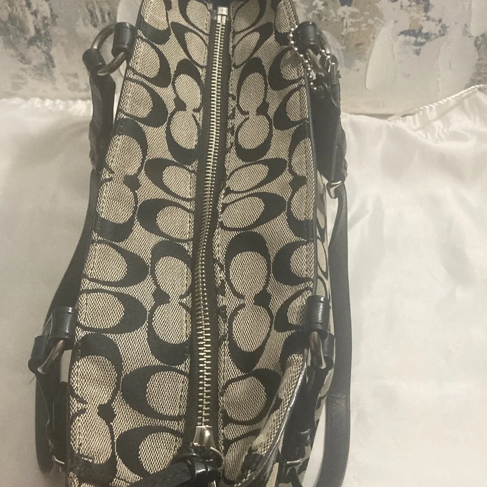 Vintage Authentic Coach Signature Medium Tote Black and White 2012 - Picture 9 of 16